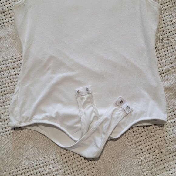 Sleeveless Bodysuite High Neck White Medium Layering Minimalist Preppy - Picture 6 of 10